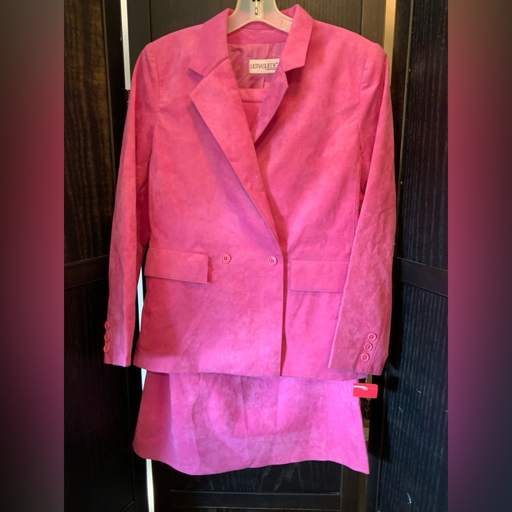 ULTRASUEDE Suit shade of Pink 6